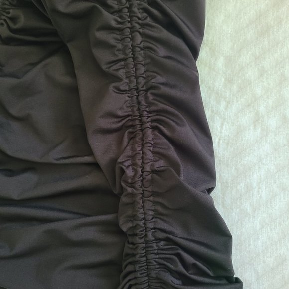 Small black skirt - Picture 2 of 2